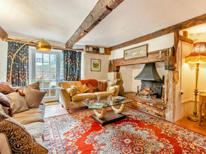 Sitting Room- click for photo gallery